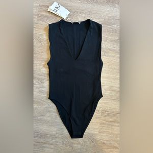 Zara Deep V Black Bodysuit size Medium 🚨New with tags!🚨